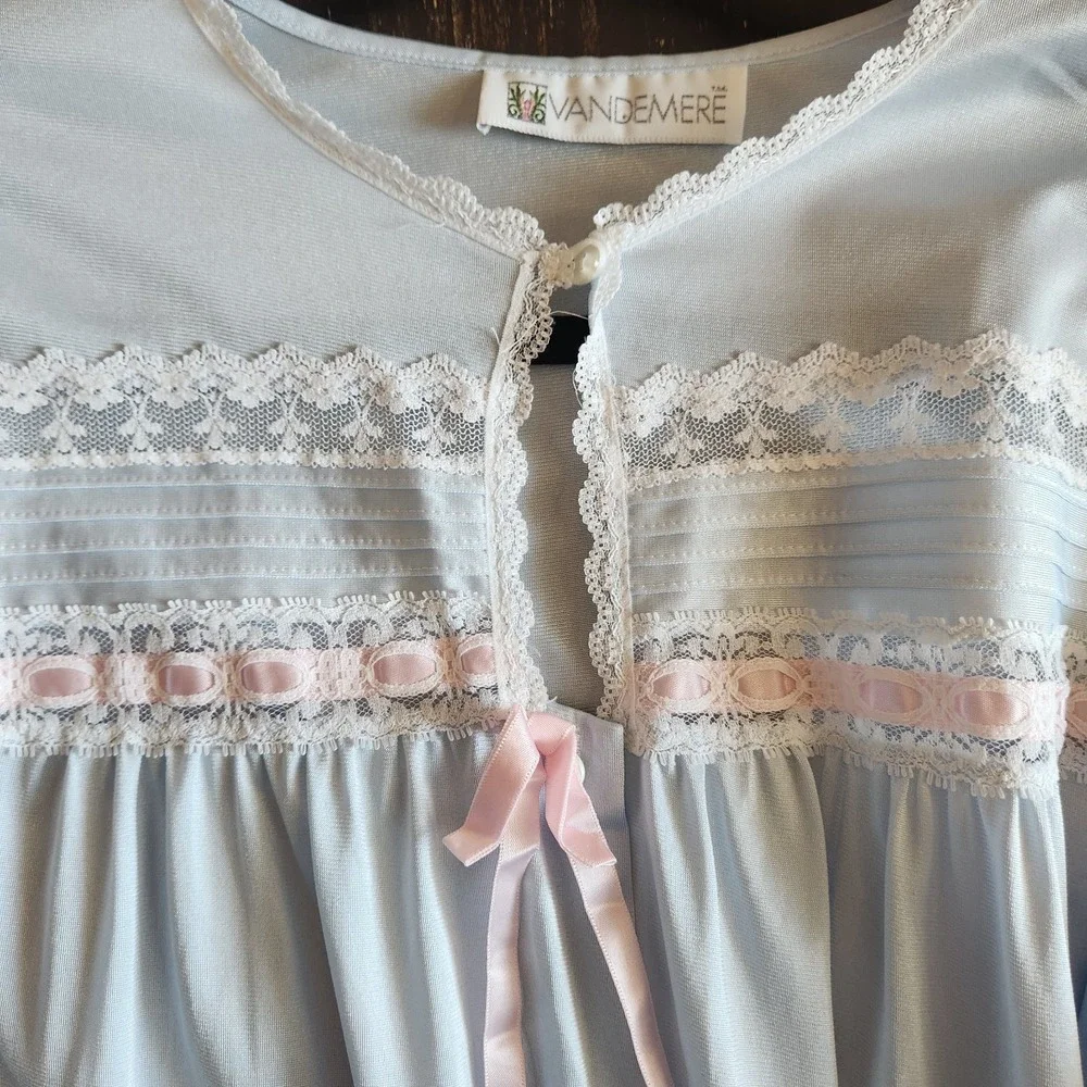 Vintage Vandermere Nightgown Size Small‎ Baby Blue Cottagecore Lace Satin Nylon